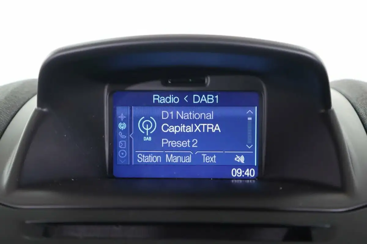 2017-ford-fiesta-10t-st-line-with-nav-125ps-3d-big-37