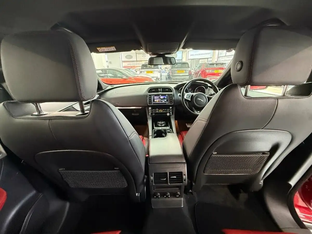 2016-jaguar-f-pace-20-i4d-r-sport-awd-auto-big-6