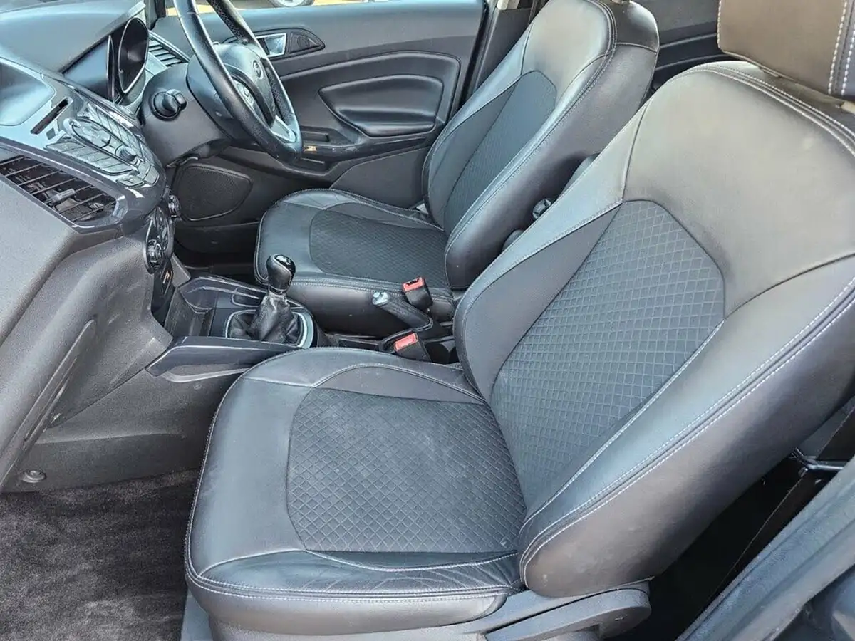 2015-ford-ecosport-10-titanium-t-big-20