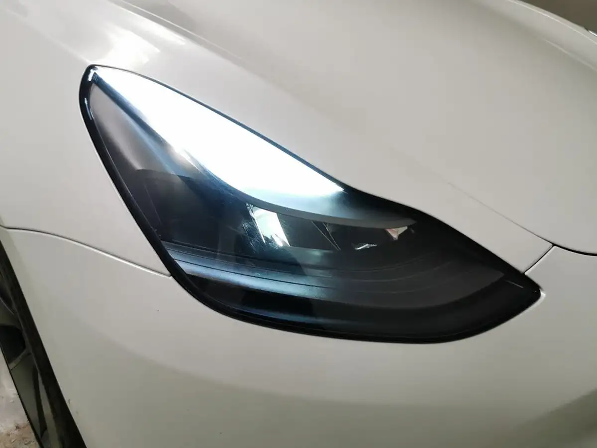 2022-tesla-model-3-e-long-range-big-21