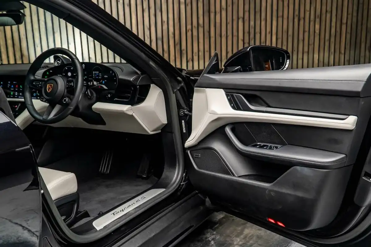 2023-porsche-taycan-e-4s-530ps-big-30