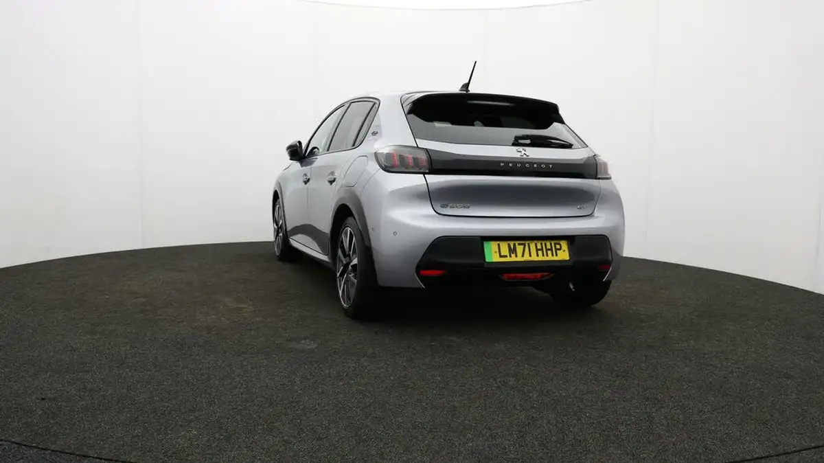 2021-peugeot-208-e-gt-premium-big-72