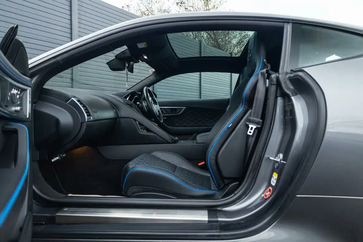 2017-jaguar-f-type-50-v8-sc-svr-awd-coupe-big-38