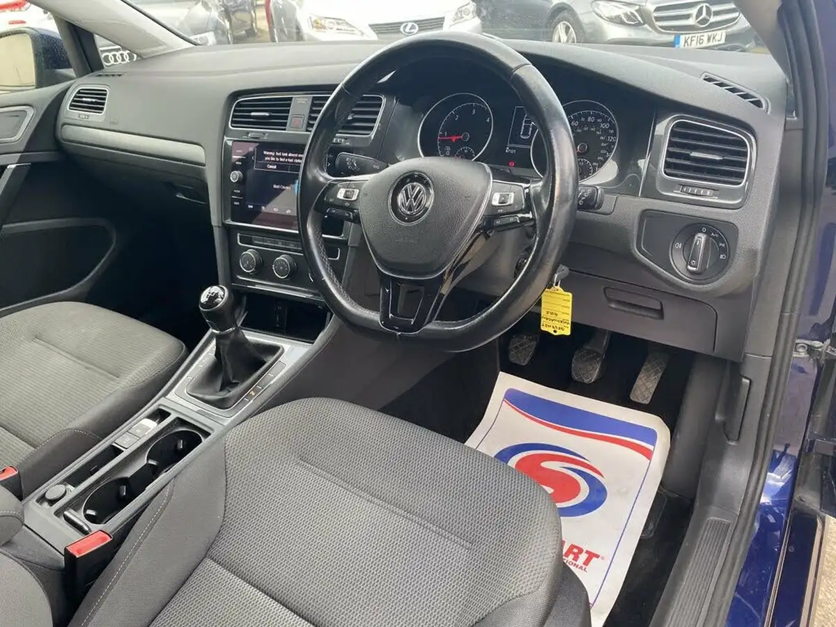2018-volkswagen-golf-16tdi-se-nav-hatchback-5d-big-14