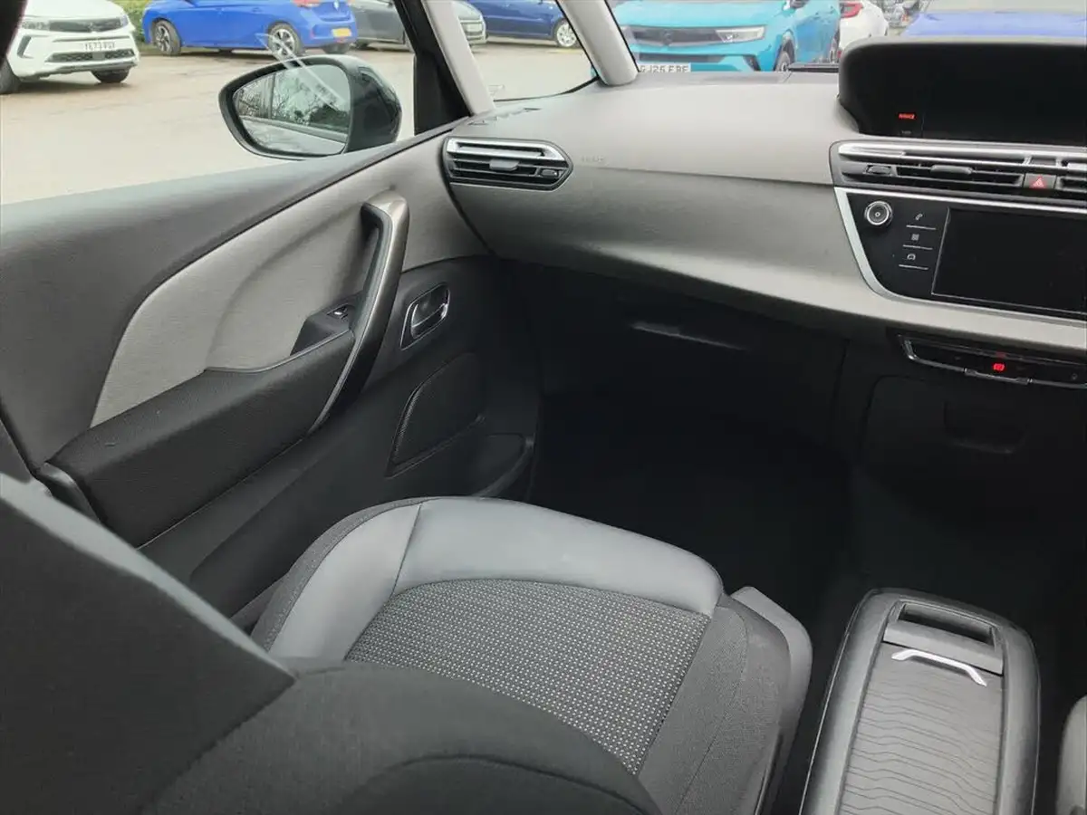 2021-citroen-grand-c4-spacetourer-12-puretech-sense-eat8-big-29