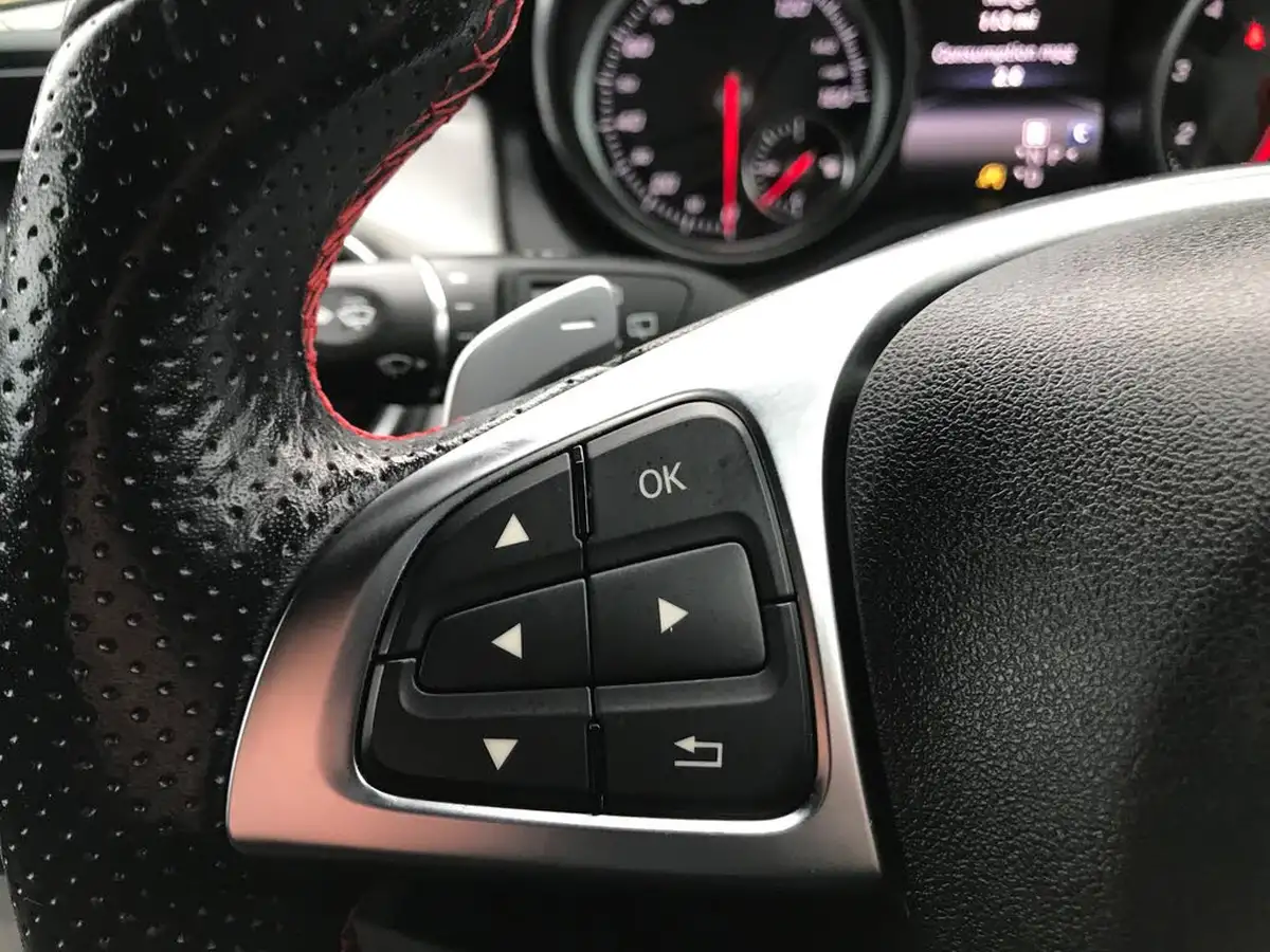 2020-mercedes-benz-gla-class-16-gla-180-amg-line-edition-7g-dct-big-22