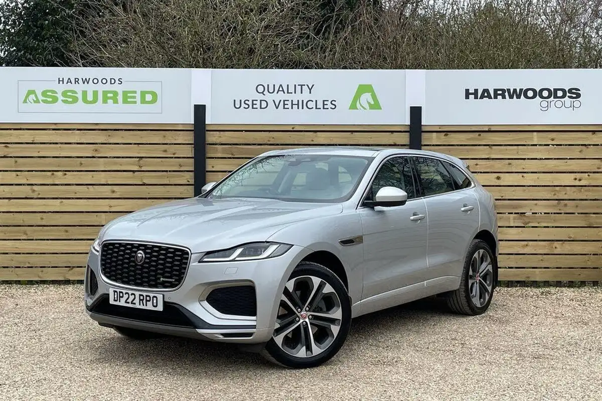 2022-jaguar-f-pace-20-d200-r-dynamic-hse-big-10