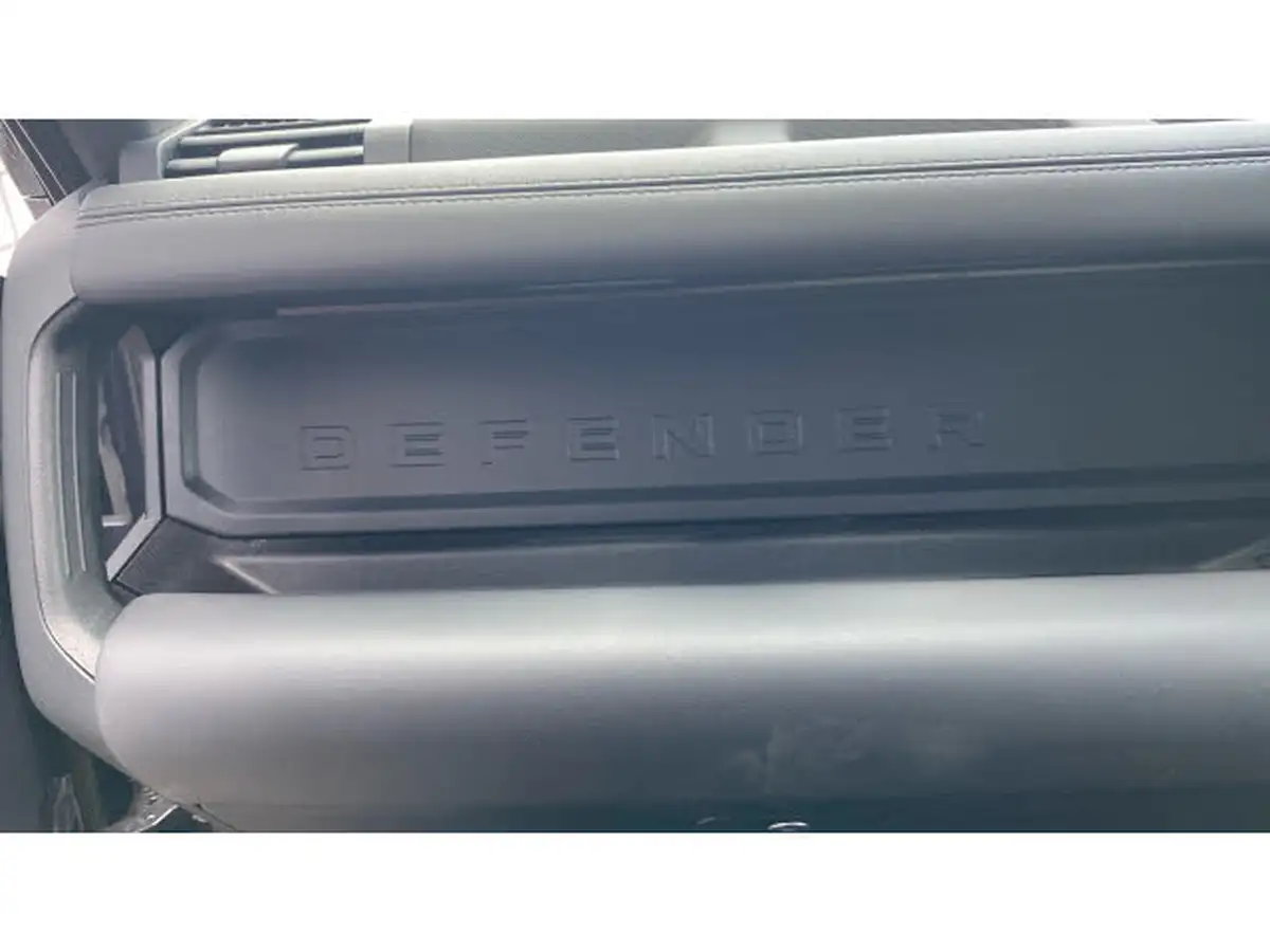 2022-land-rover-90-defender-50-p525-v8-big-47
