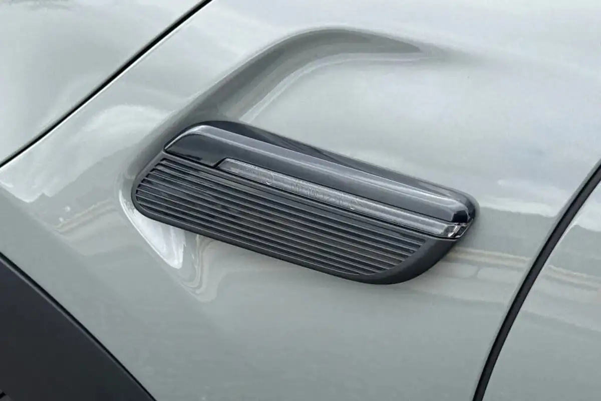 2022-mini-cooper-15-cooper-sport-hatchback-5d-big-26
