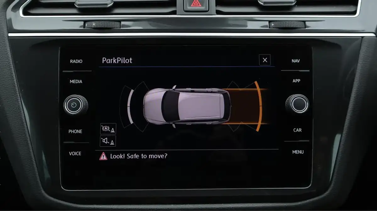 2018-volkswagen-tiguan-14-tsi-se-navigation-125ps-ss-big-24