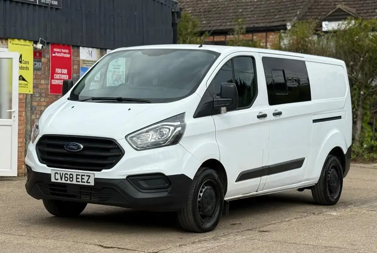 2018-ford-transit-custom-20tdci-300-l2h1-105pseu6-panel-van-big-4