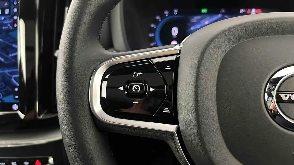 2022-volvo-xc60-20-t6-r-design-350bhp-plug-in-hybrid-big-15