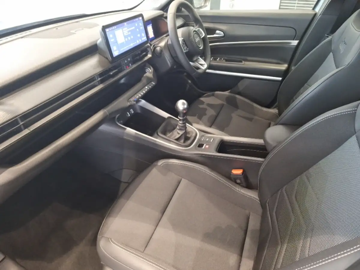 2024-jeep-avenger-12-gse-altitude-big-4
