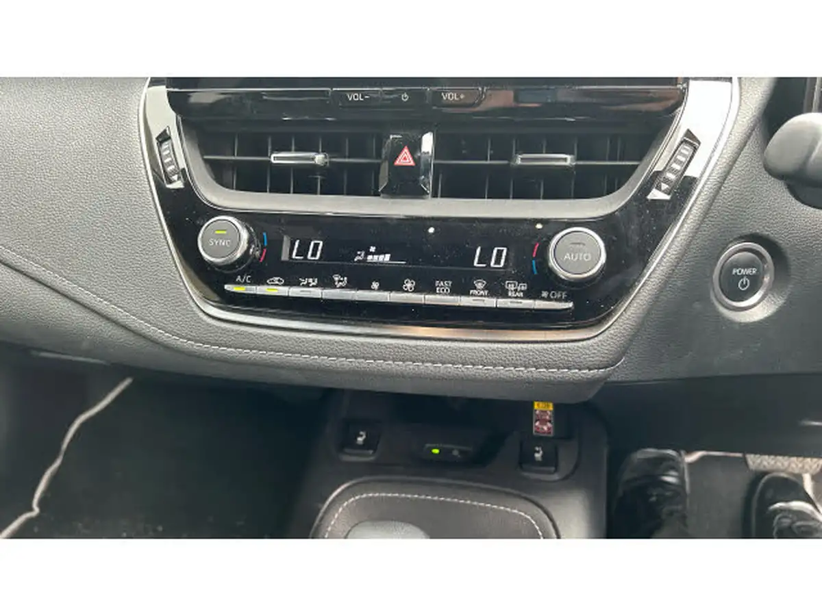 2023-toyota-corolla-20-vvt-i-excel-193bhp-hatchback-big-27