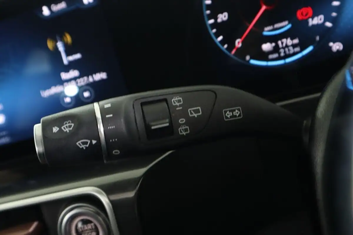 2021-mercedes-benz-eqc-e-eqc-400-amg-line-premium-big-18