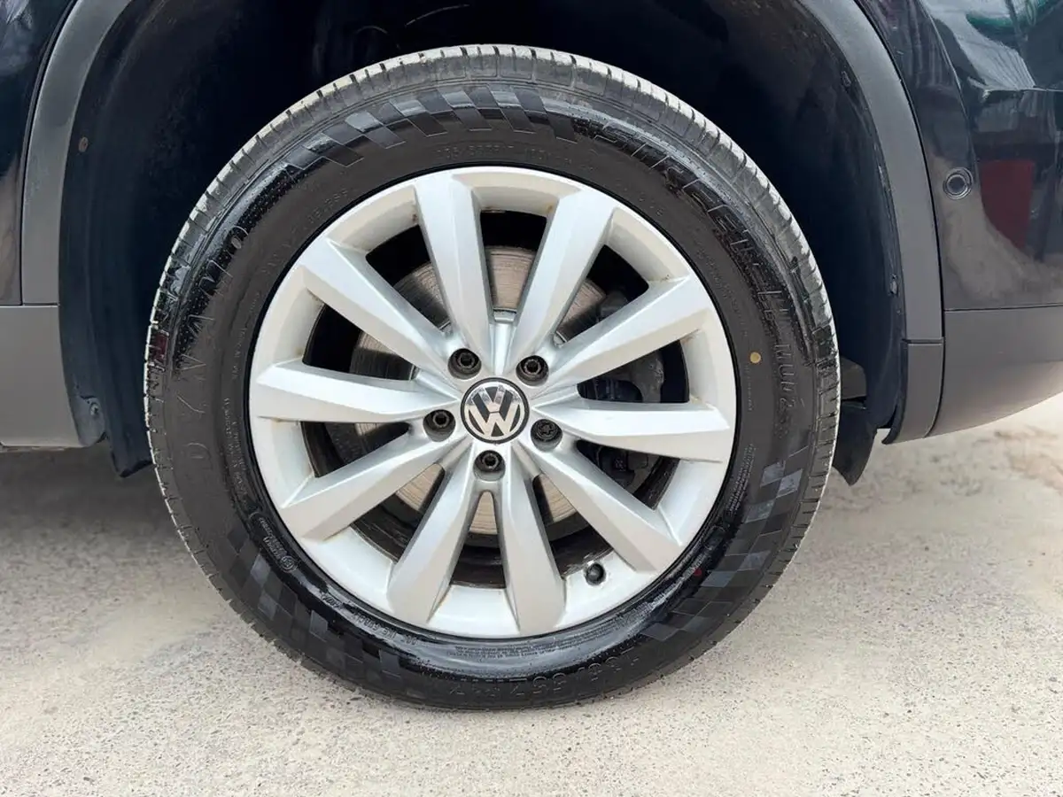 2013-volkswagen-tiguan-20tdi-match-140ps-4wd-dsg-big-50