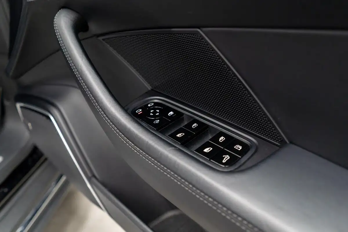 2017-porsche-panamera-29-v6-4-e-hybrid-executive-big-34