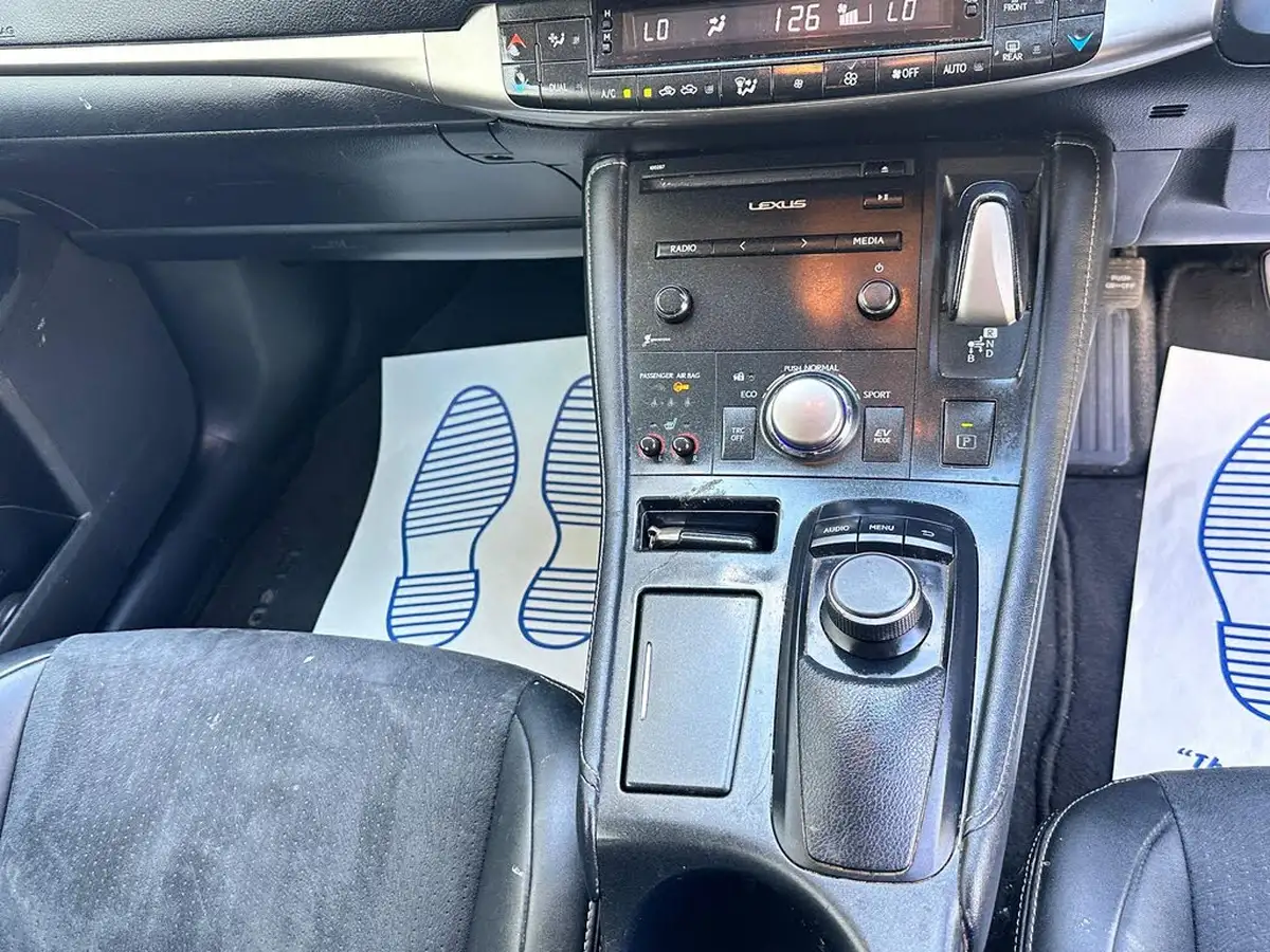 2016-lexus-ct-200h-18-advance-plus-big-13