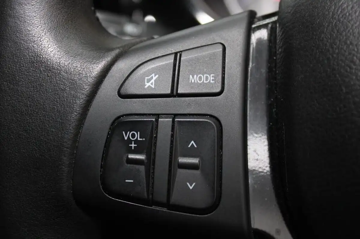 2018-suzuki-vitara-16-kuro-big-19
