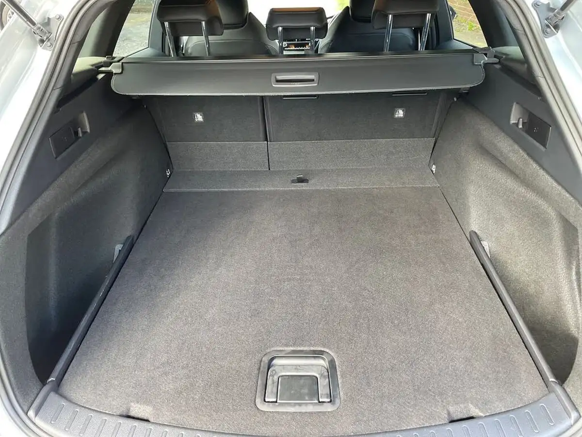 2023-toyota-corolla-18-vvt-i-gr-sport-138bhp-touring-sports-big-11