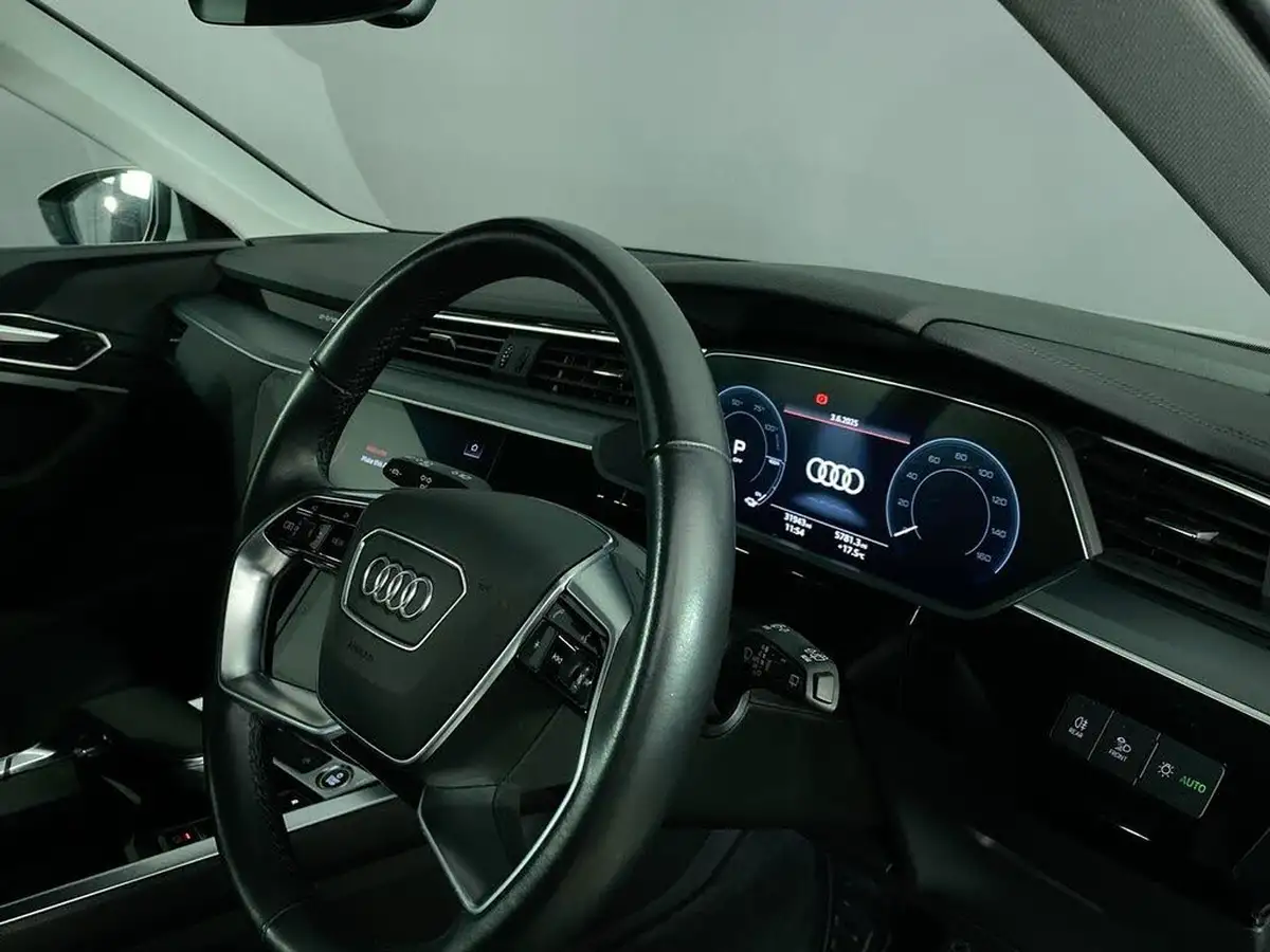 2022-audi-e-tron-55e-technik-station-wagon-big-15