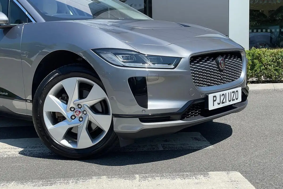 2021-jaguar-i-pace-ev400-se-big-30