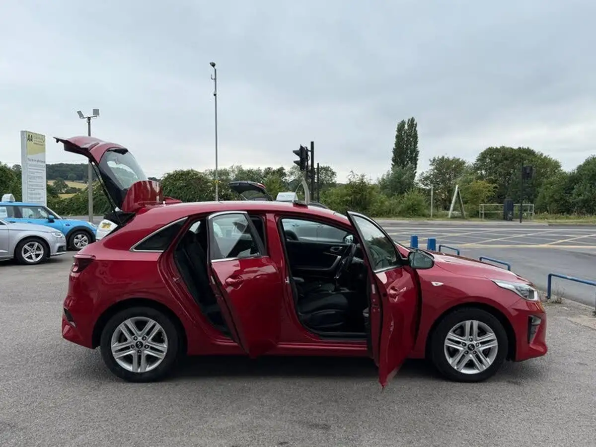2019-kia-ceed-16crdi-2-nav-adap-hatchback-big-9