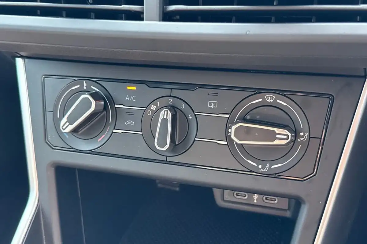 2023-volkswagen-polo-10-tsi-life-big-21