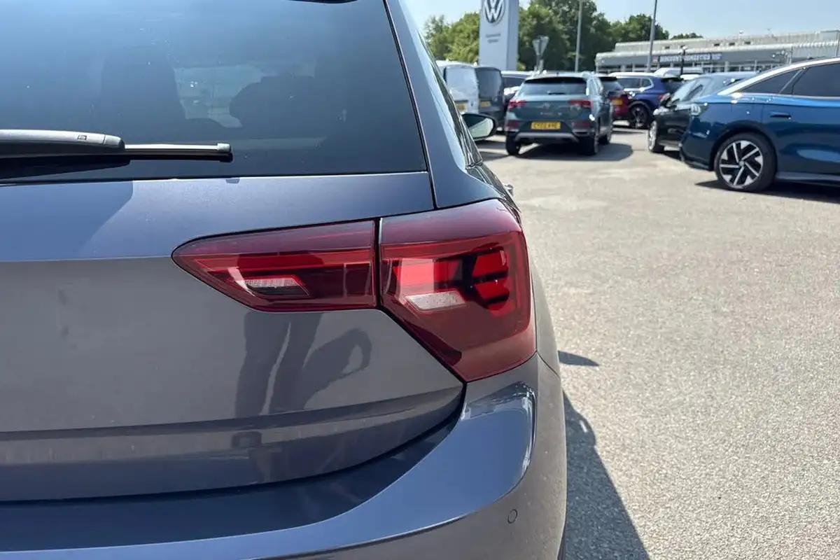 2023-volkswagen-polo-10-tsi-life-big-25