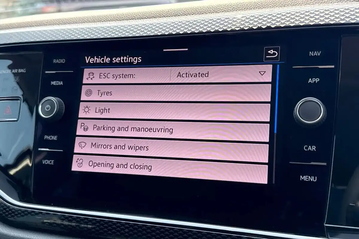 2023-volkswagen-polo-10-tsi-life-big-49
