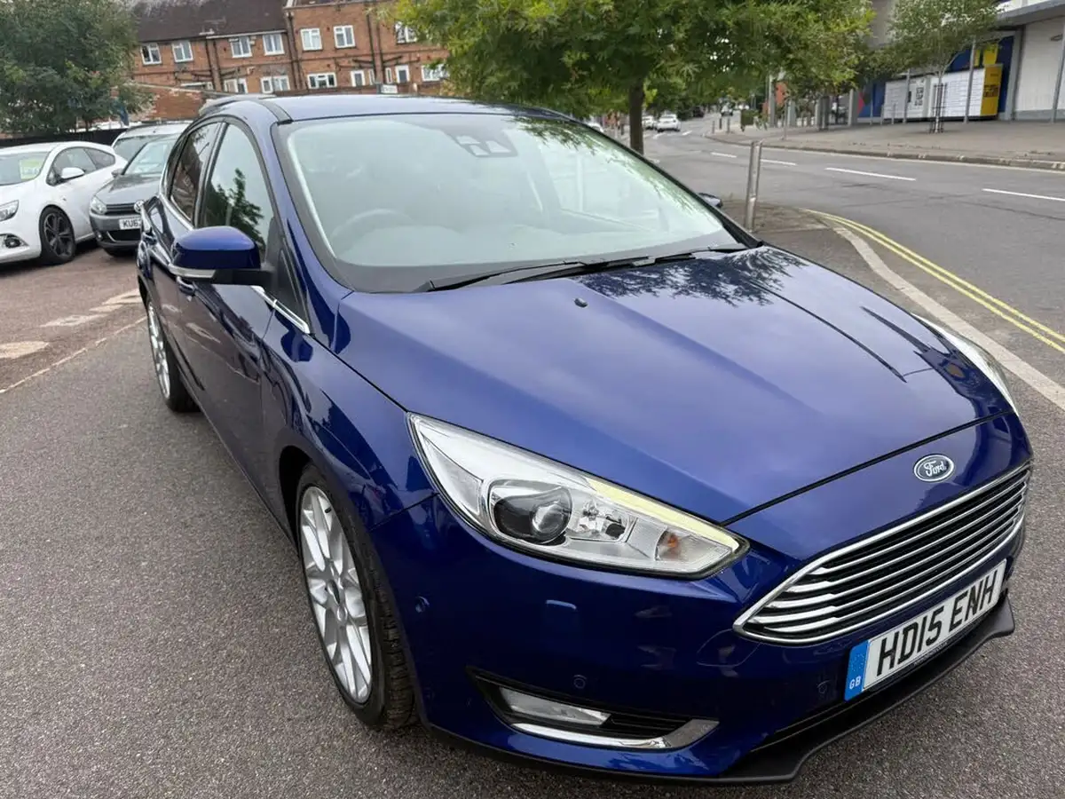 2015-ford-focus-10-titanium-x-t-125ps-hatchback-big-0