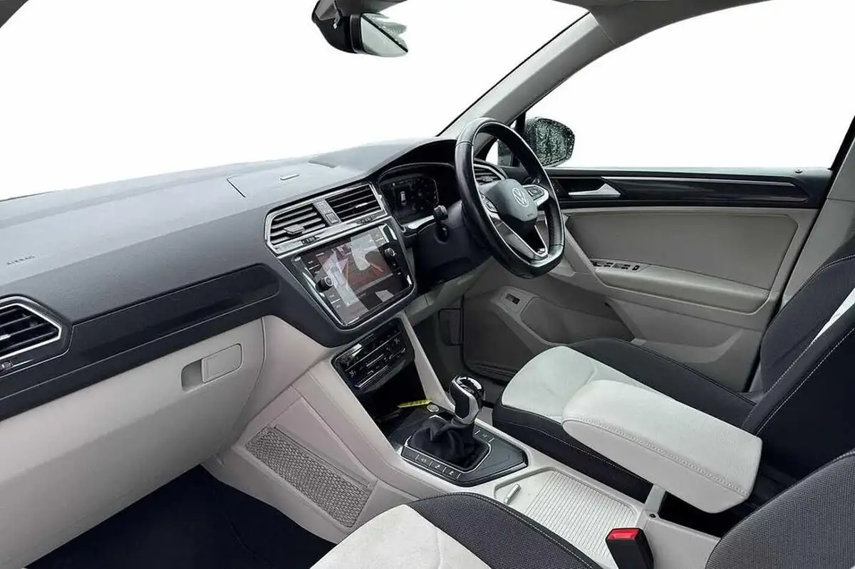 2022-volkswagen-tiguan-15-tsi-elegance-big-1