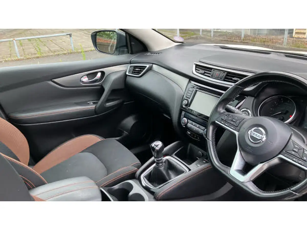 2019-nissan-qashqai-13-dig-t-n-motion-140ps-big-13