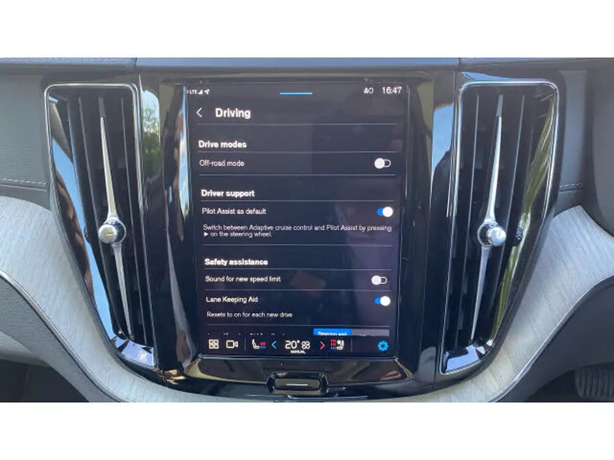 2024-volvo-xc60-20-b5-ultra-dark-big-20