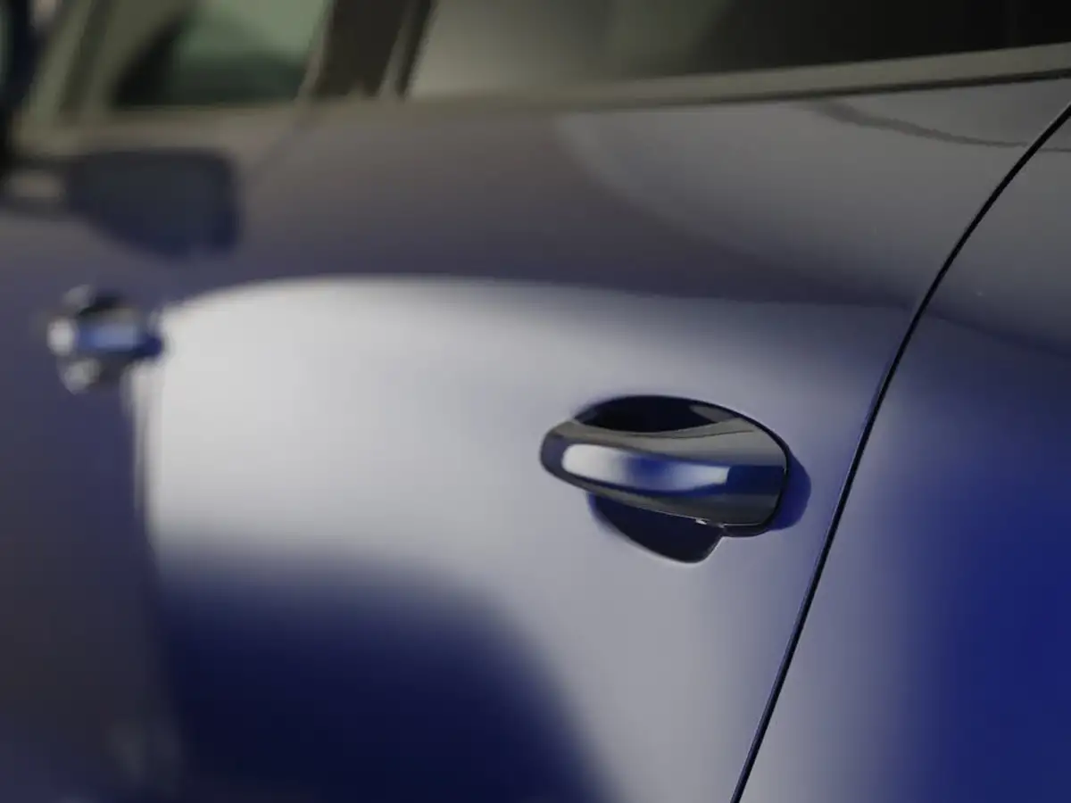 2025-porsche-macan-20-big-9