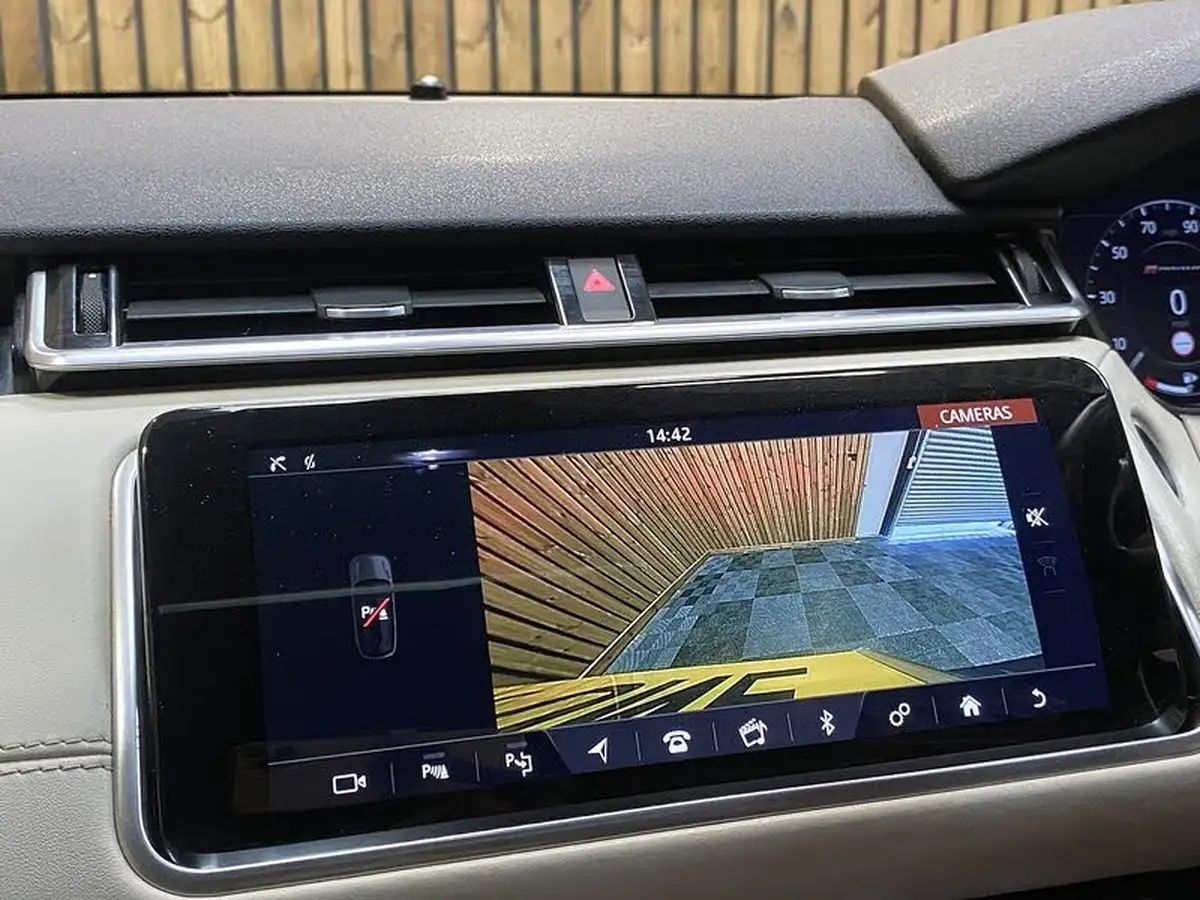 2018-land-rover-range-rover-velar-20-d240-r-dynamic-hse-big-40