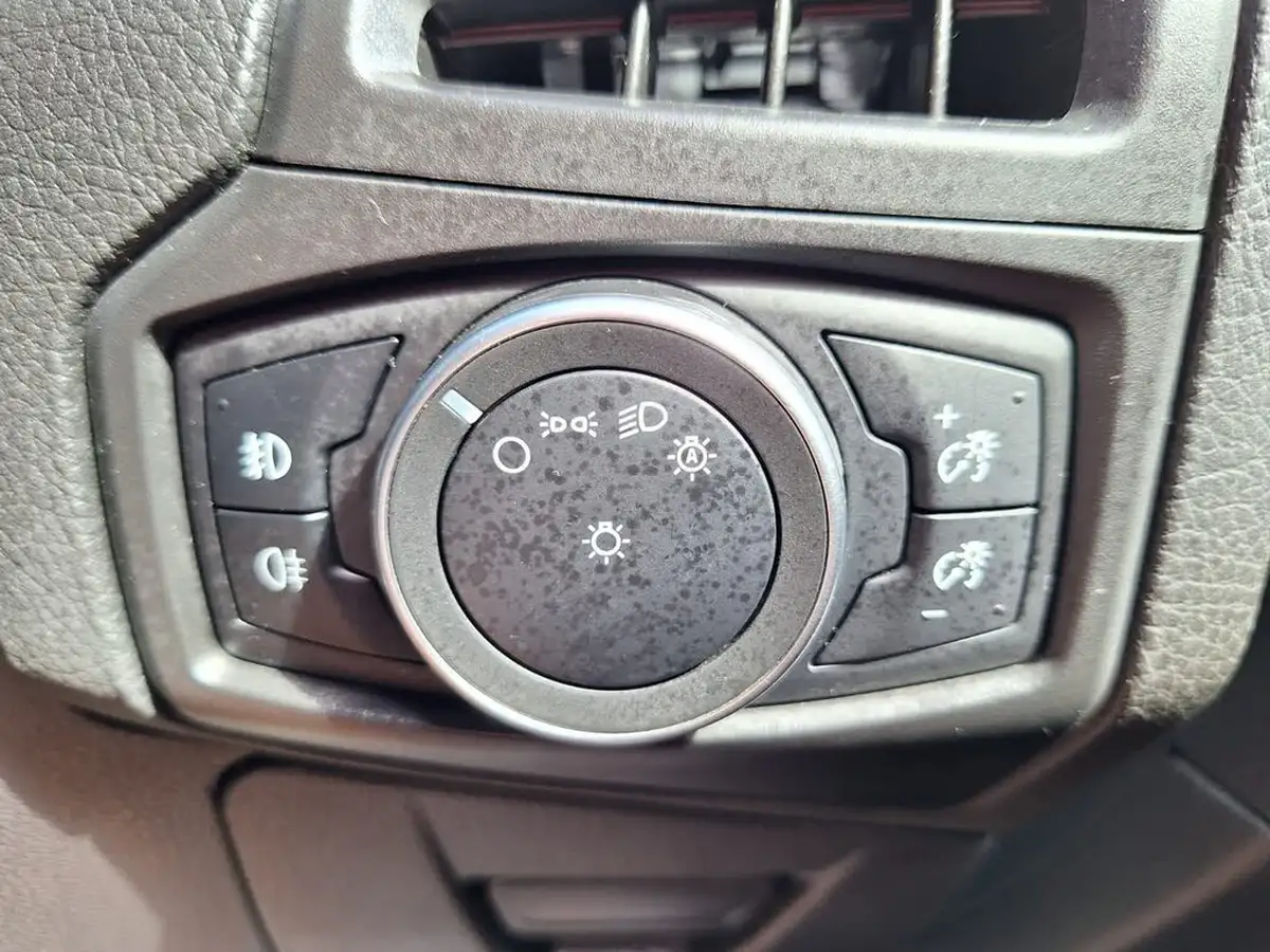 2015-ford-focus-20-st3-t-hatchback-big-46