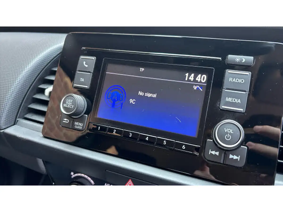 2022-honda-jazz-15-i-mmd-se-109ps-big-36