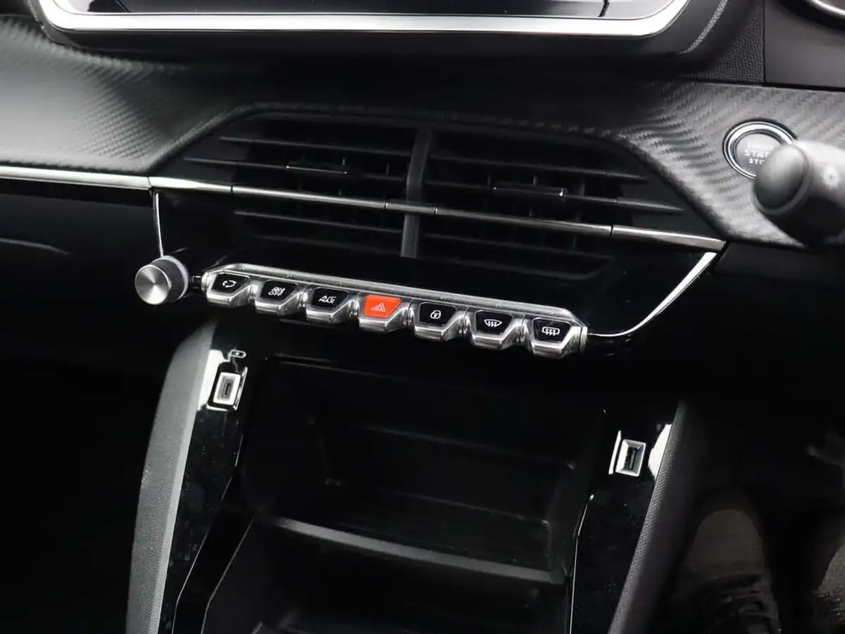 2023-peugeot-2008-suv-e-active-premium-big-24