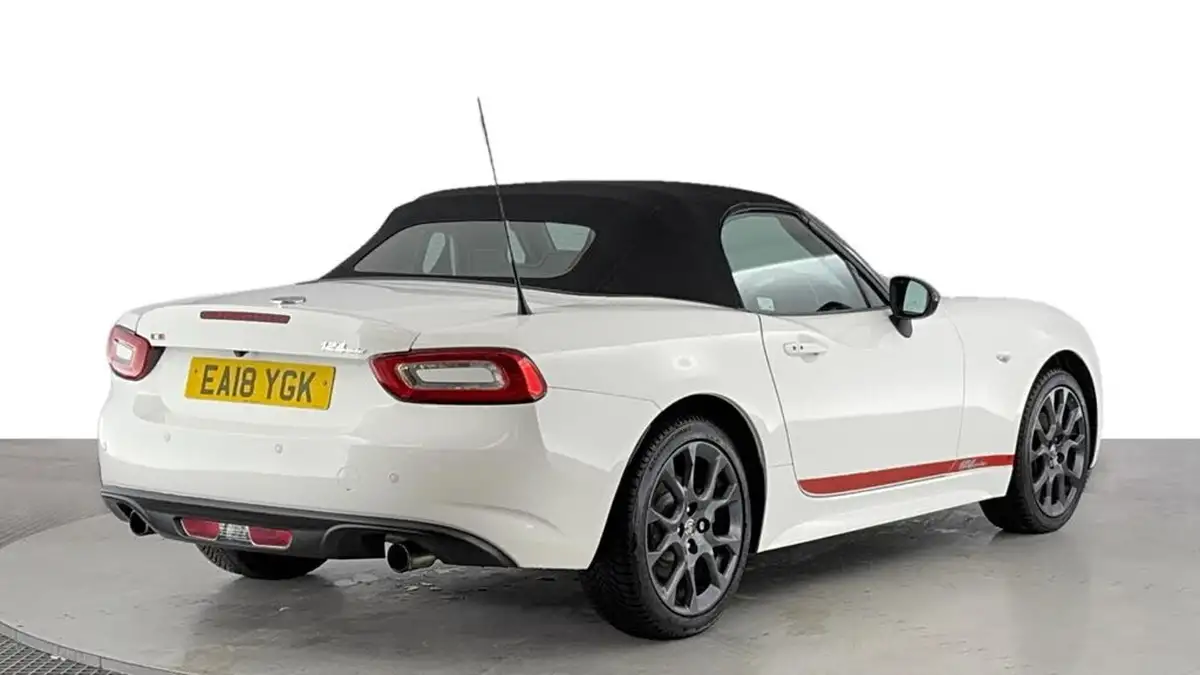 2018-fiat-124-14-multiair-124-spider-s-design-big-3
