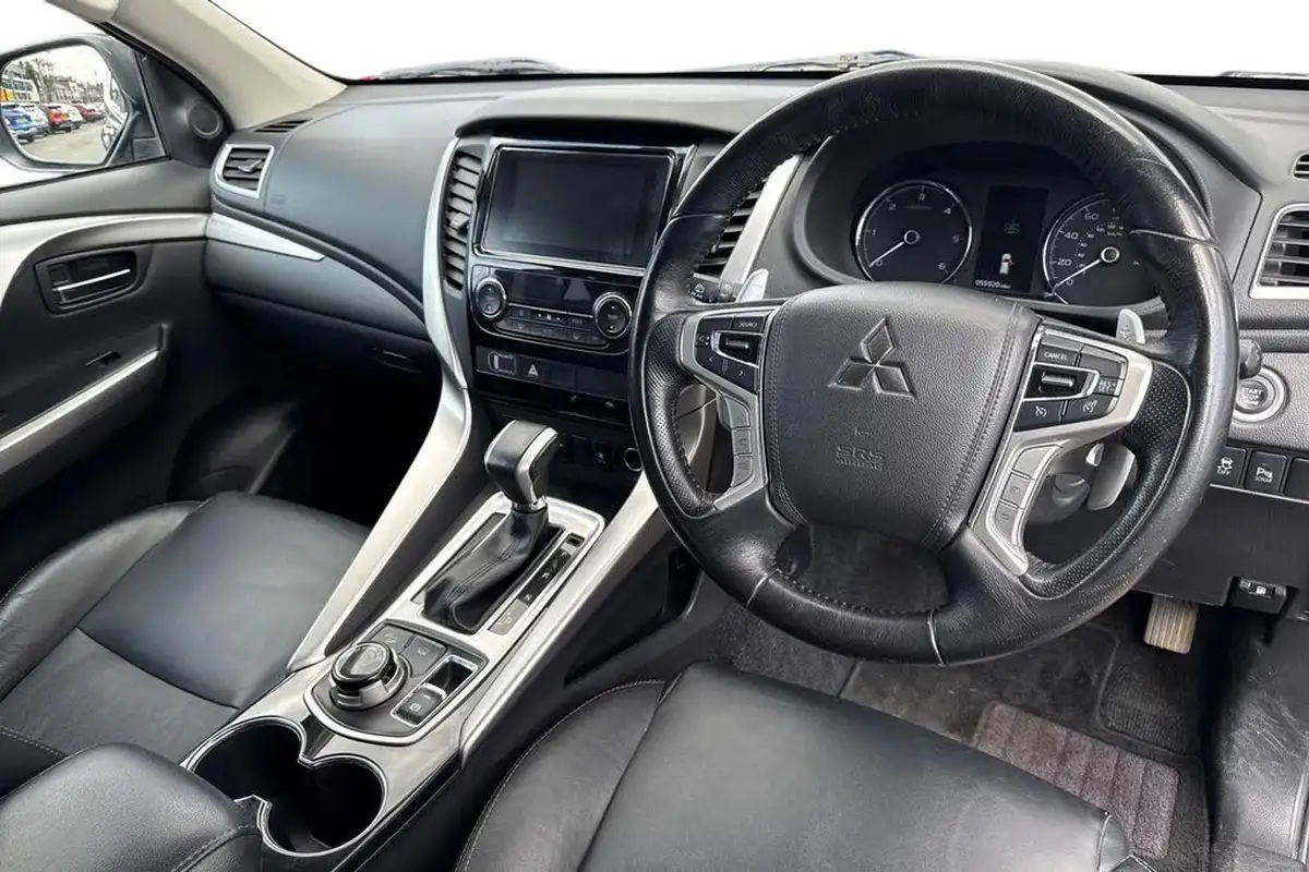 2020-mitsubishi-shogun-sport-24di-d-3-big-11