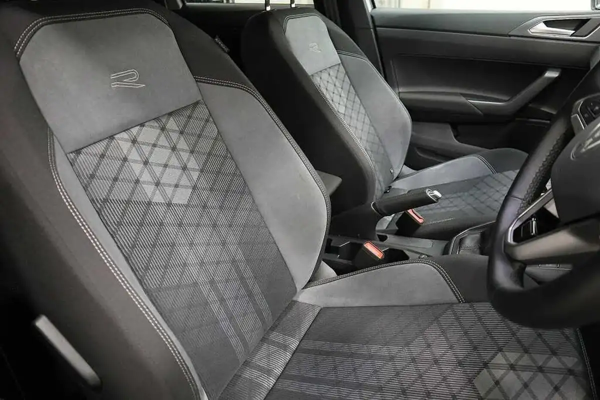 2024-volkswagen-polo-10-tsi-r-line-115ps-dsg-big-9