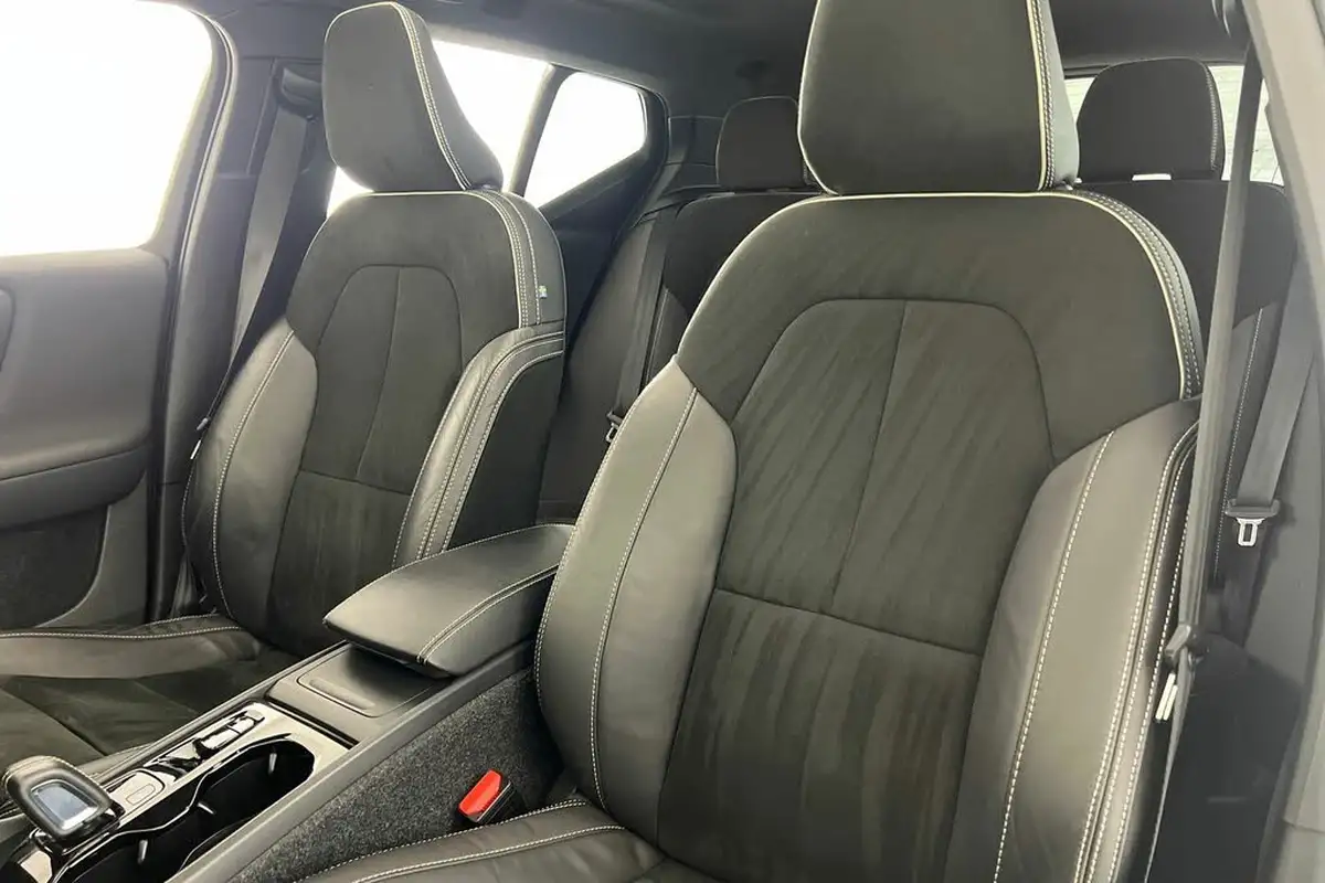 2022-volvo-xc40-15-t3-r-design-auto-big-33
