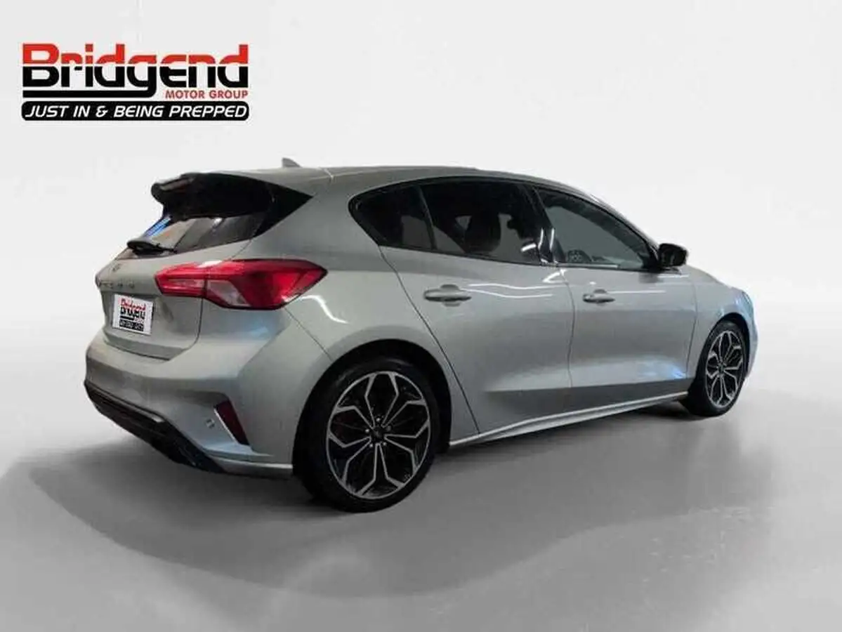 2019-ford-focus-15t-st-line-x-182ps-hatchback-big-2