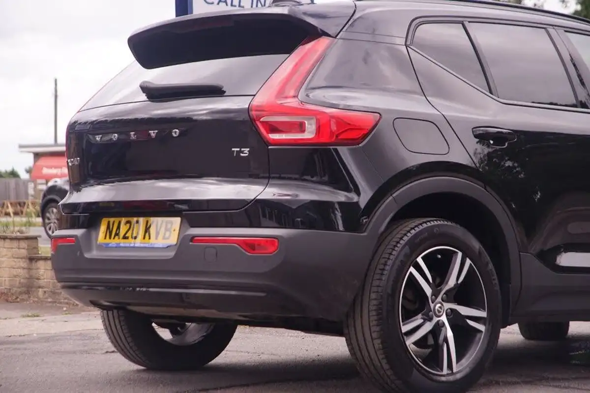 2020-volvo-xc40-15-t3-r-design-geartronic-big-39