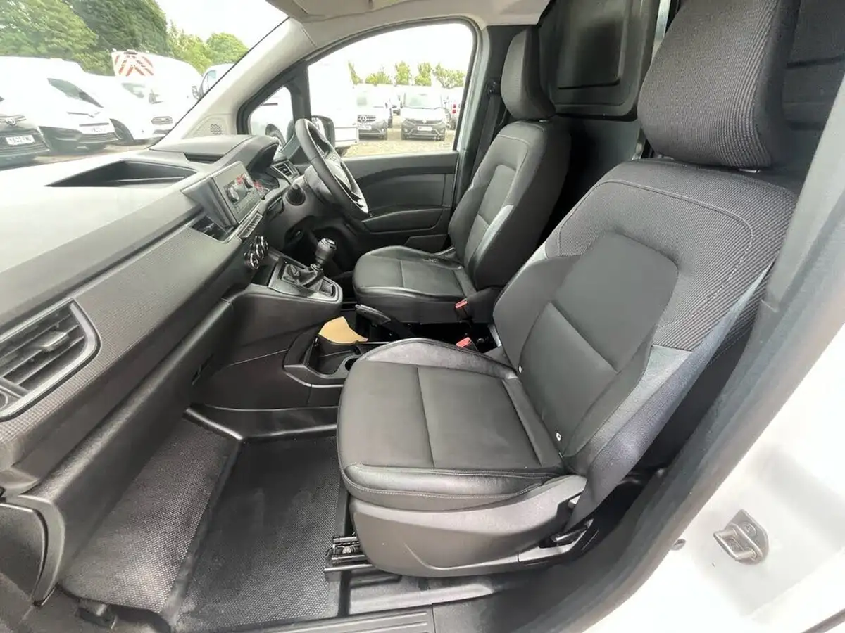 2023-renault-kangoo-15dci-ml19-95-start-big-12