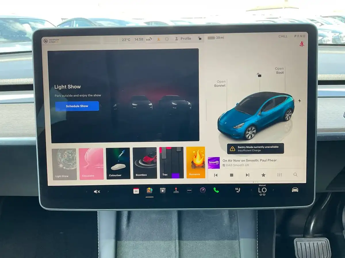 2022-tesla-model-y-e-long-range-big-25