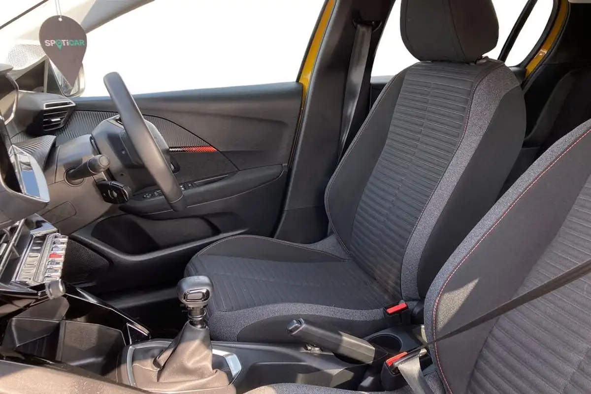 2023-peugeot-208-12-puretech-active-premium-100ps-big-15