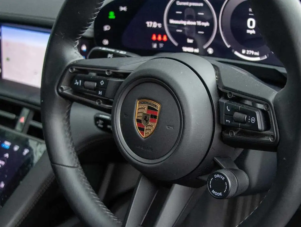 2024-porsche-taycan-e-4-cross-turismo-435ps-big-12