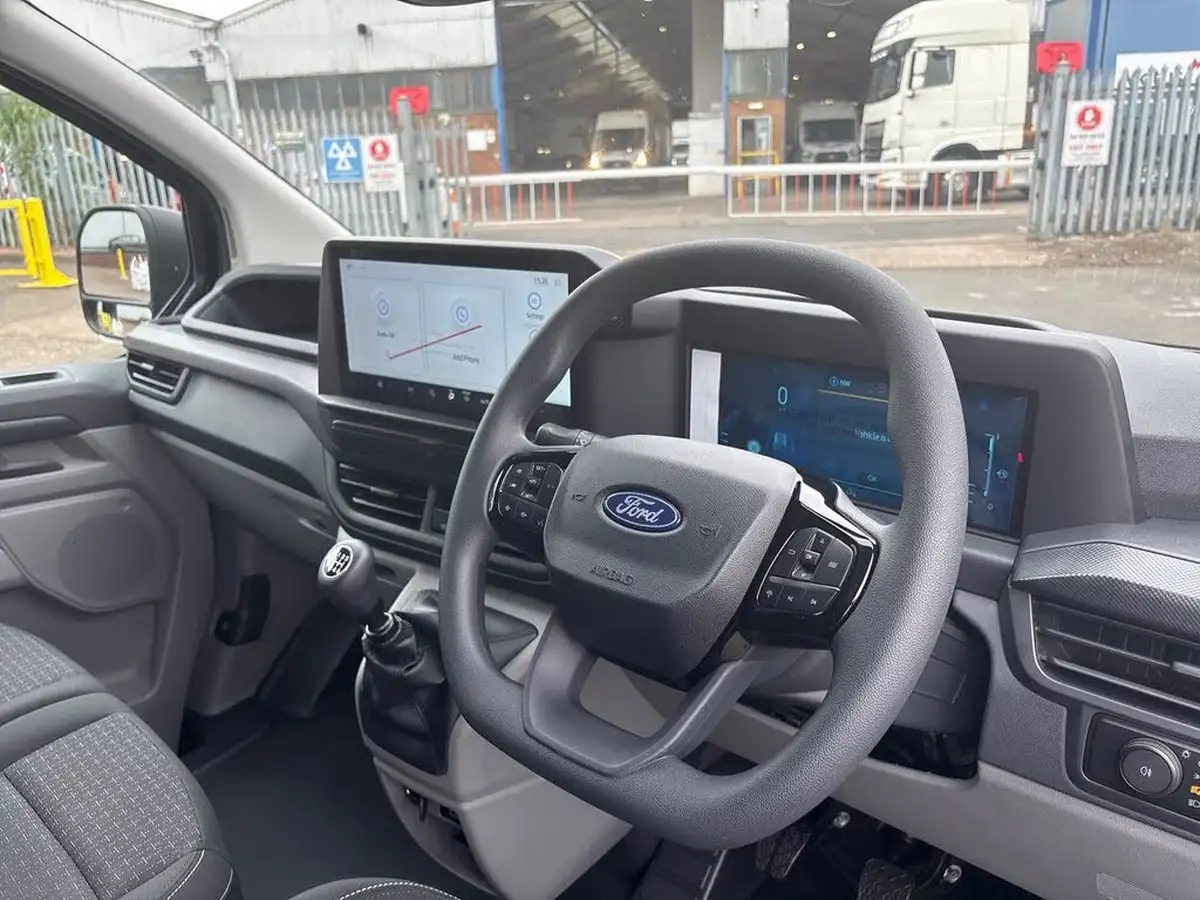 2025-ford-transit-custom-20tdci-280-l2h1-trend-110pseu6e-panel-van-1996cc-big-5